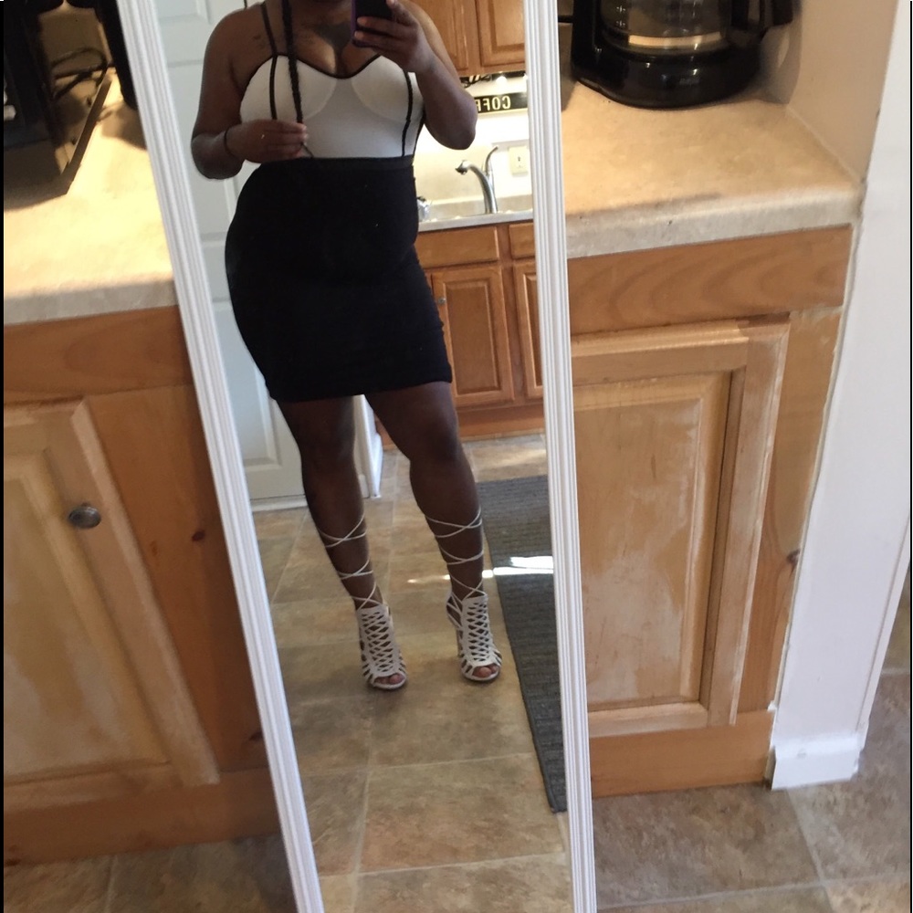 Heels - Picture 4 of 4